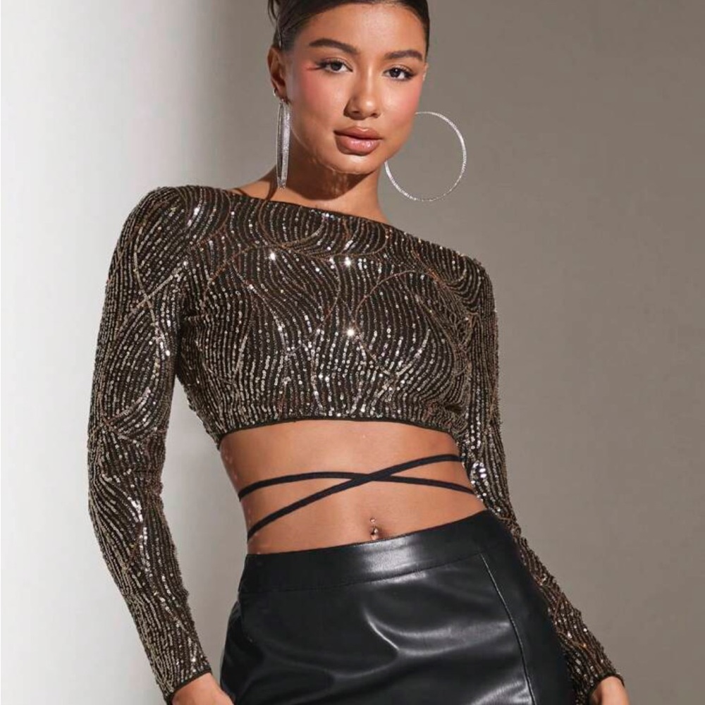 Backless Sequins Top π - Picture 5 of 5